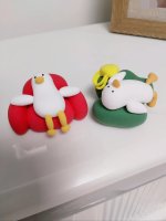 Relaxing Clay Ducks in Comfort