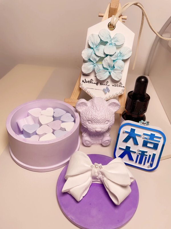 Cute Clay Bow and Heart Set