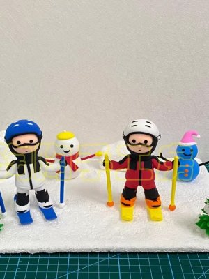 Fun Clay Skiers and Snowman Set